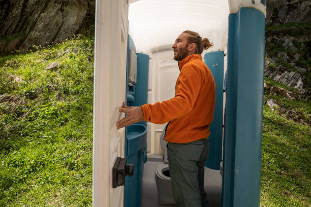 Porta potty delivery and setup in Carnot Moon, PA